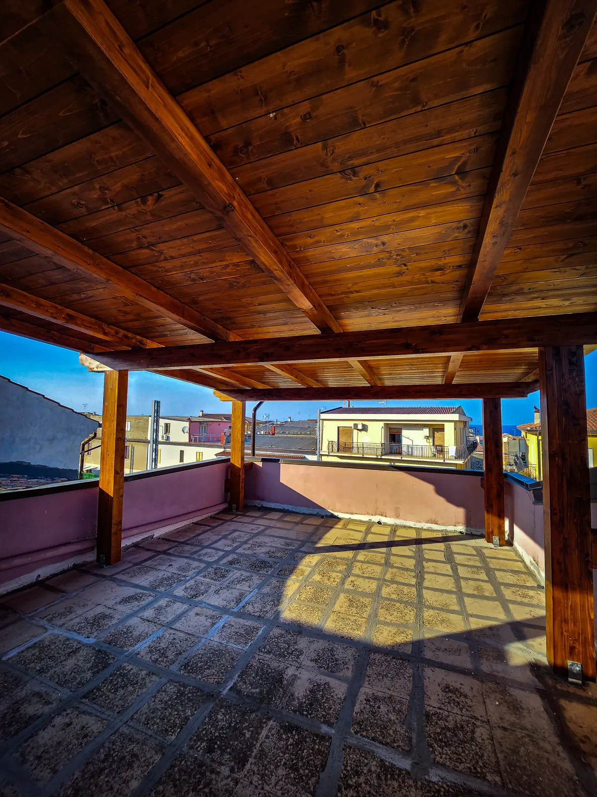 Tettoia in Legno su Misura per Terrazzo